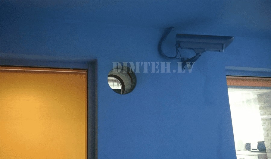 Caurumu urbšana uz tīras